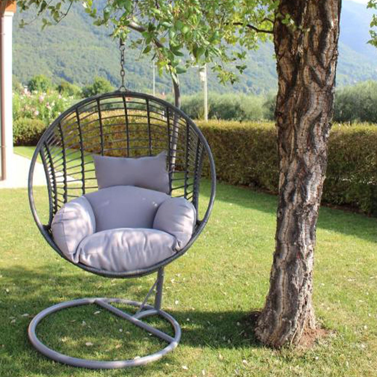 Hanging rocking armchair 